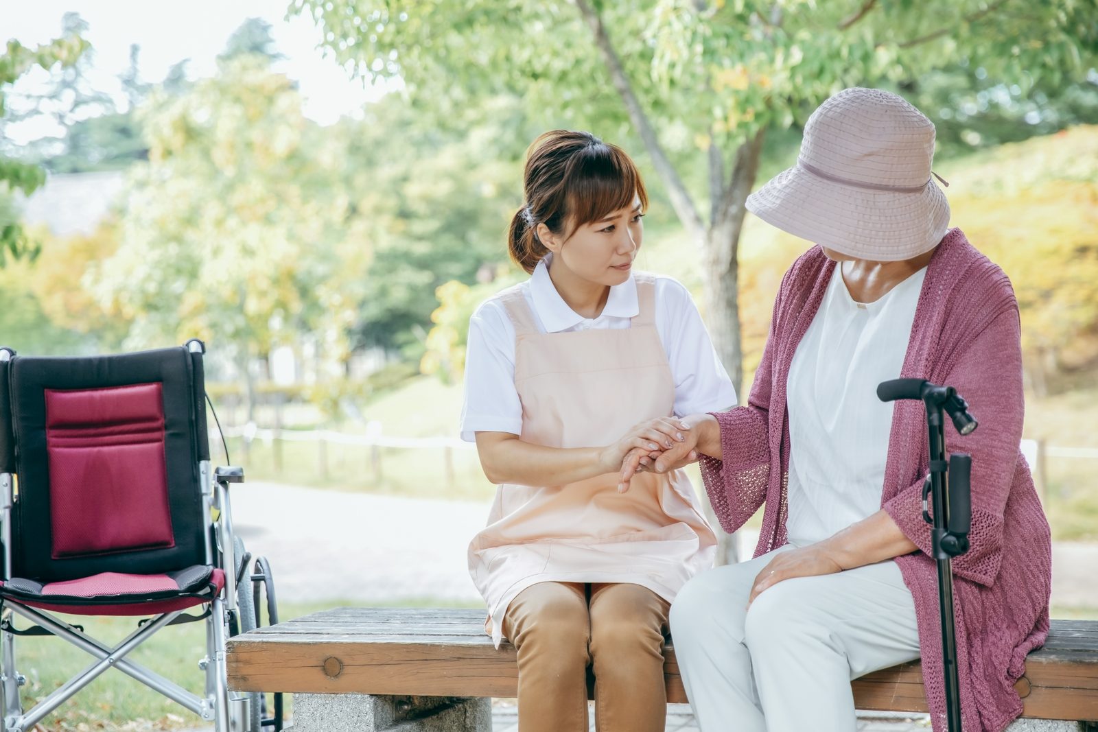 家族や利用者の足の爪を安全に切りたい方へ｜自己流の前に学びたい観察と技術