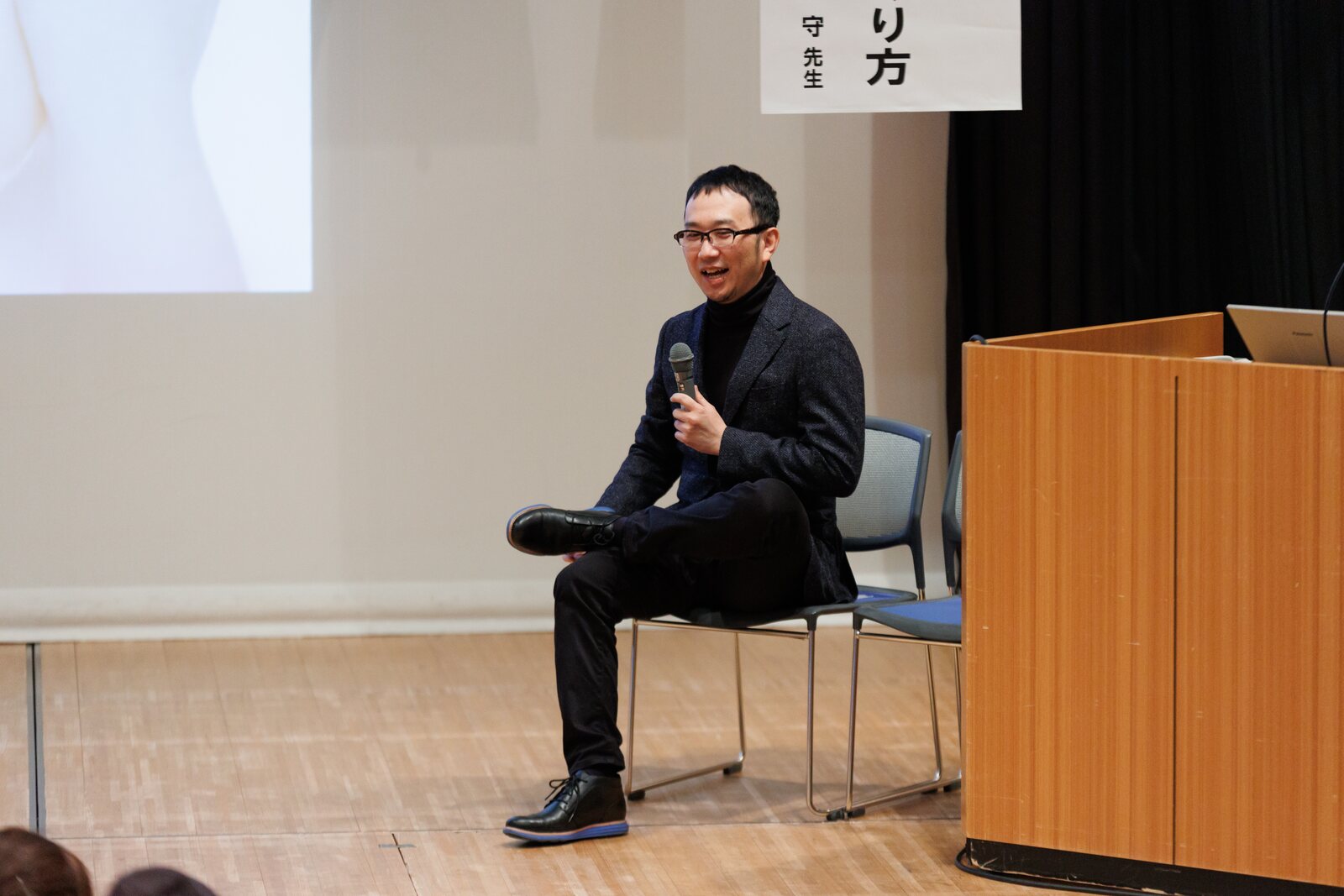 「100歳までスタスタ歩ける足のつくり方」を話す菊池守先生