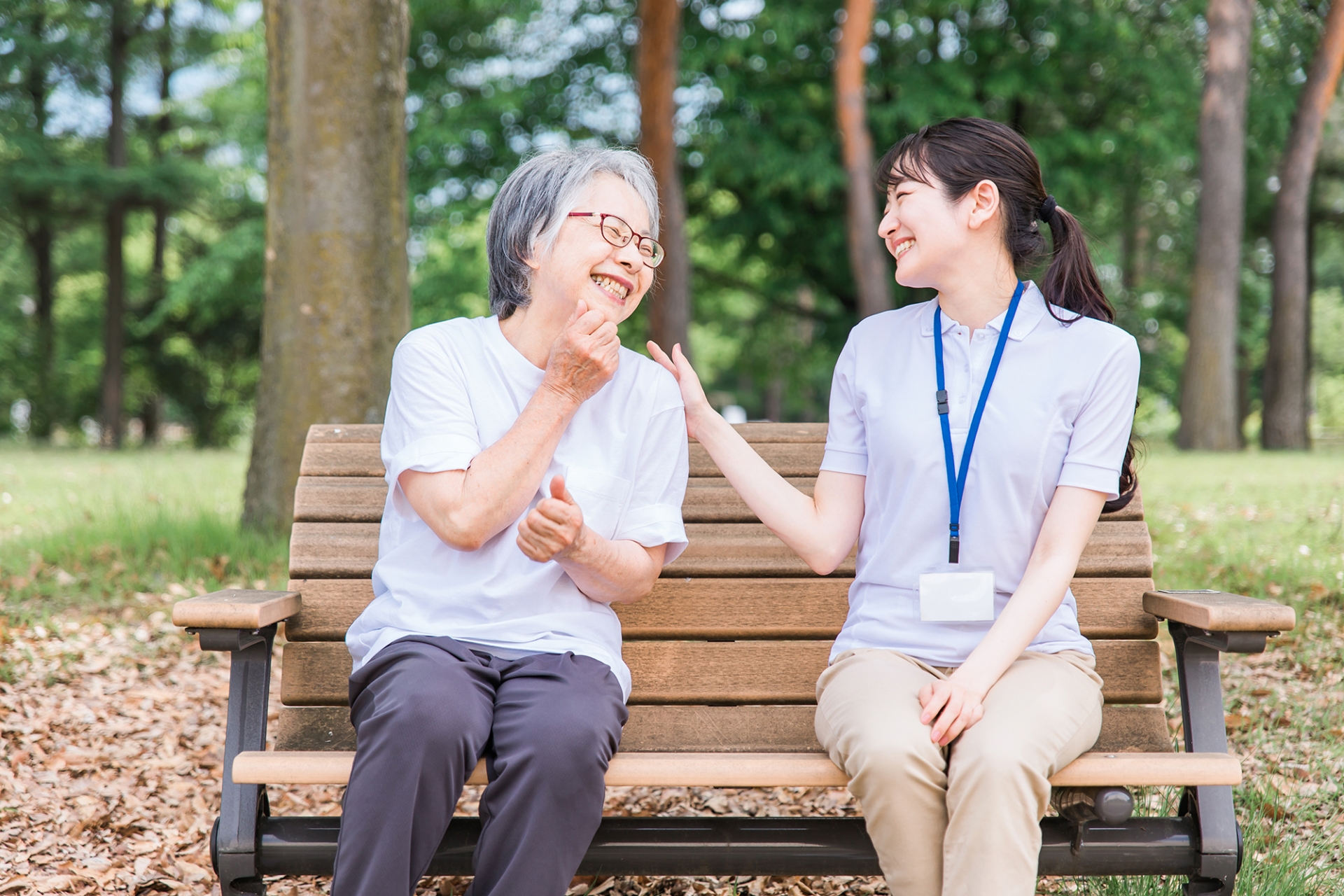 足浴前に心不全の体調をチェック表で確認する手元